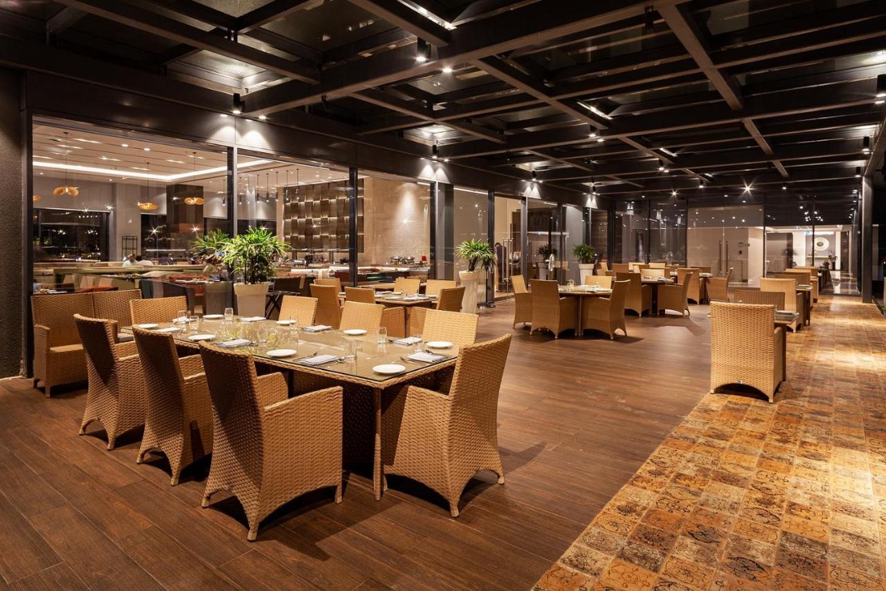 Vivanta Bhubaneswar Dn Square Εξωτερικό φωτογραφία